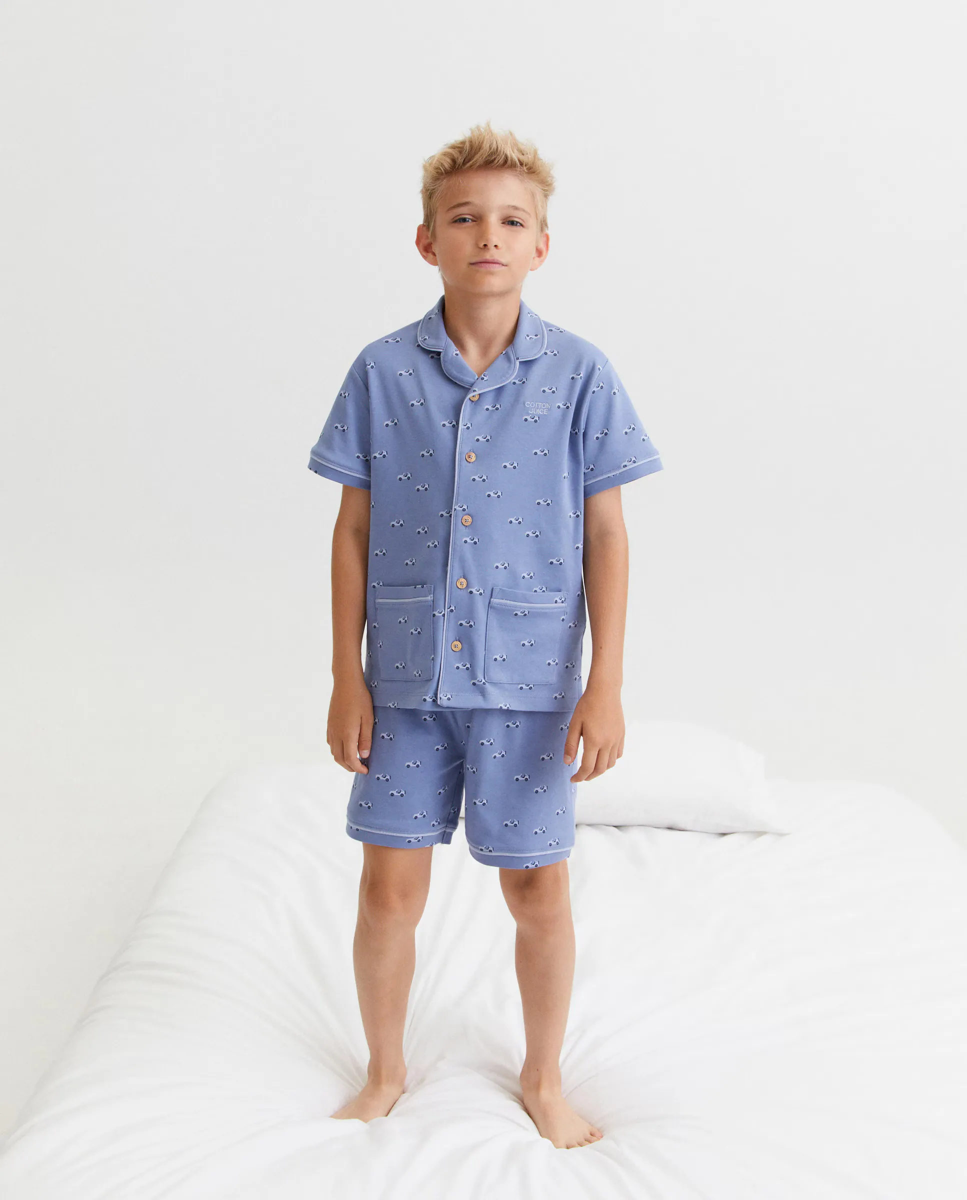 Детская пижама с пуговицами и принтом Cotton Juice, синий
Детская пижама с пуговицами и принтом Cotton Juice, синий