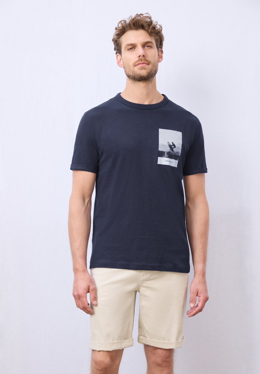 Футболка Street One MEN Print T-shirt, Blau/Dark Blue, Синий, Футболка Street One MEN Print T-shirt, Blau/Dark Blue
Футболка Street One MEN Print T-shirt, Blau/Dark Blue, Синий, Футболка Street One MEN Print T-shirt, Blau/Dark Blue