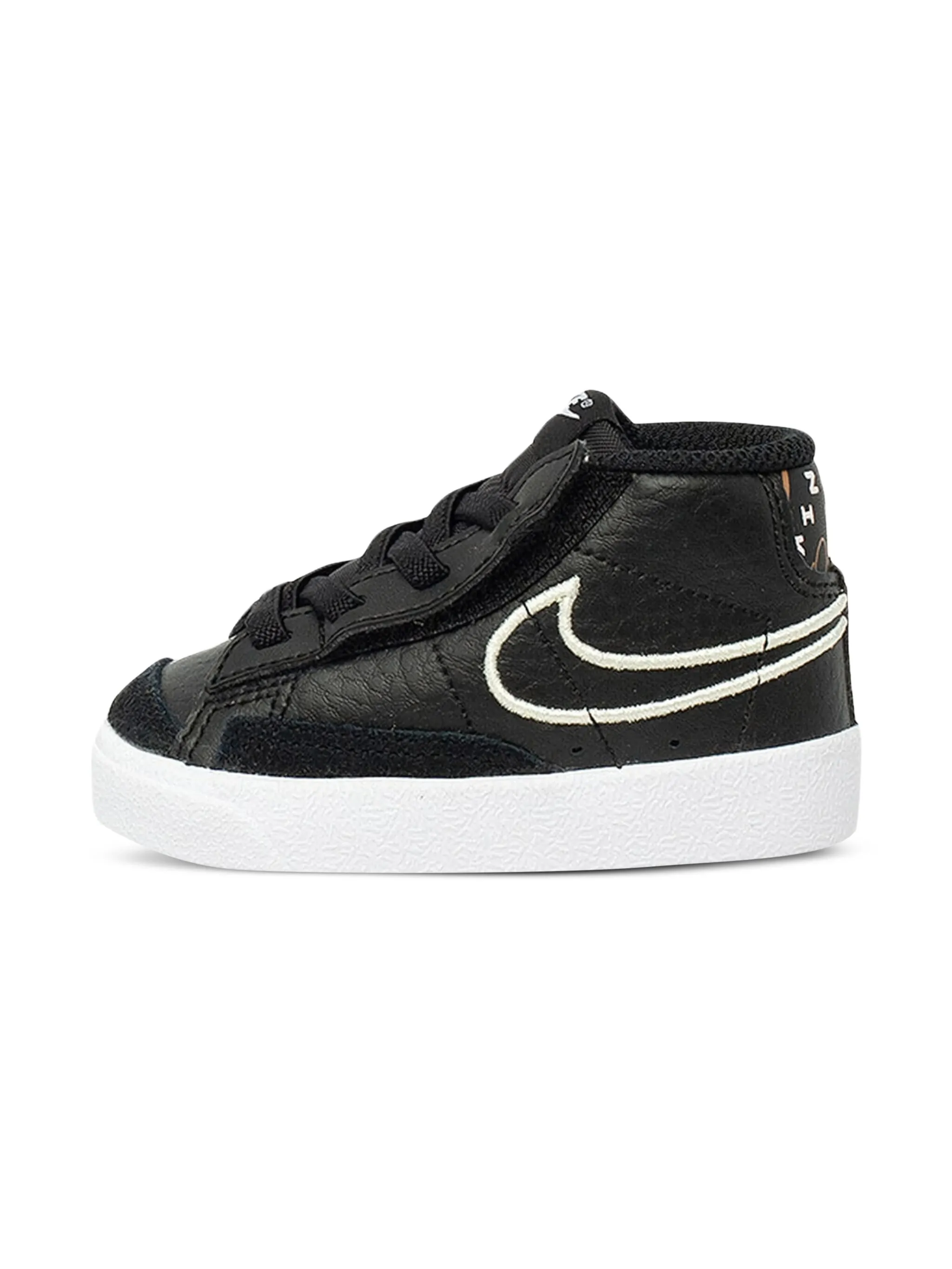 Кеды Blazer Mid 77 Se2 Black/Light Smoke Nike Kids, черный
Кеды Blazer Mid 77 Se2 Black/Light Smoke Nike Kids, черный