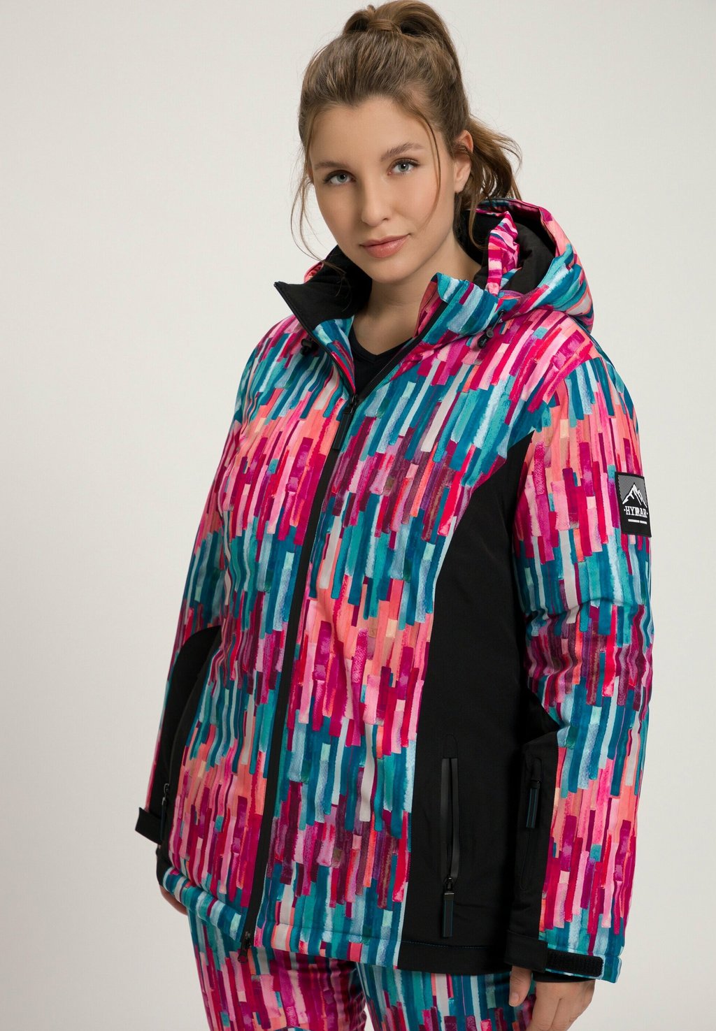 Куртка для активного отдыха HYPRAR GRAPHIC STRIPE FULLY LINED Ulla Popken, сине-зеленый
Куртка для активного отдыха HYPRAR GRAPHIC STRIPE FULLY LINED Ulla Popken, сине-зеленый