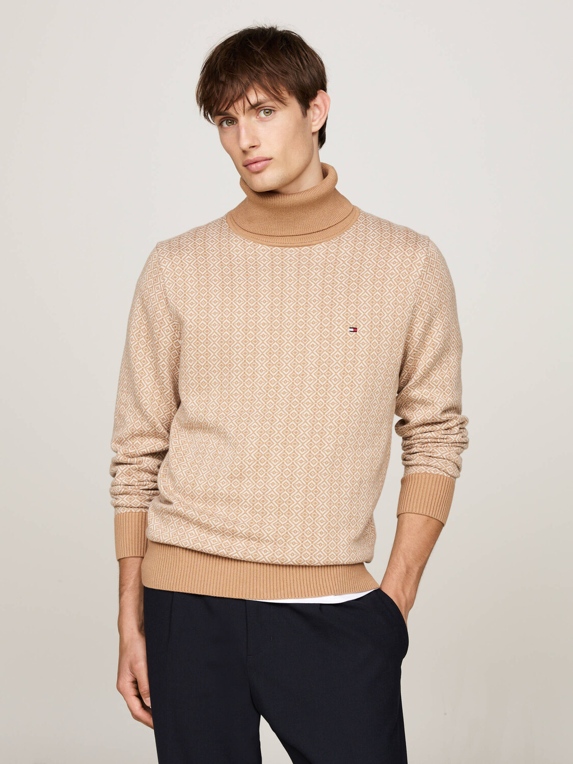 Свитер Tommy Hilfiger Regular Fit, бежевый
Свитер Tommy Hilfiger Regular Fit, бежевый