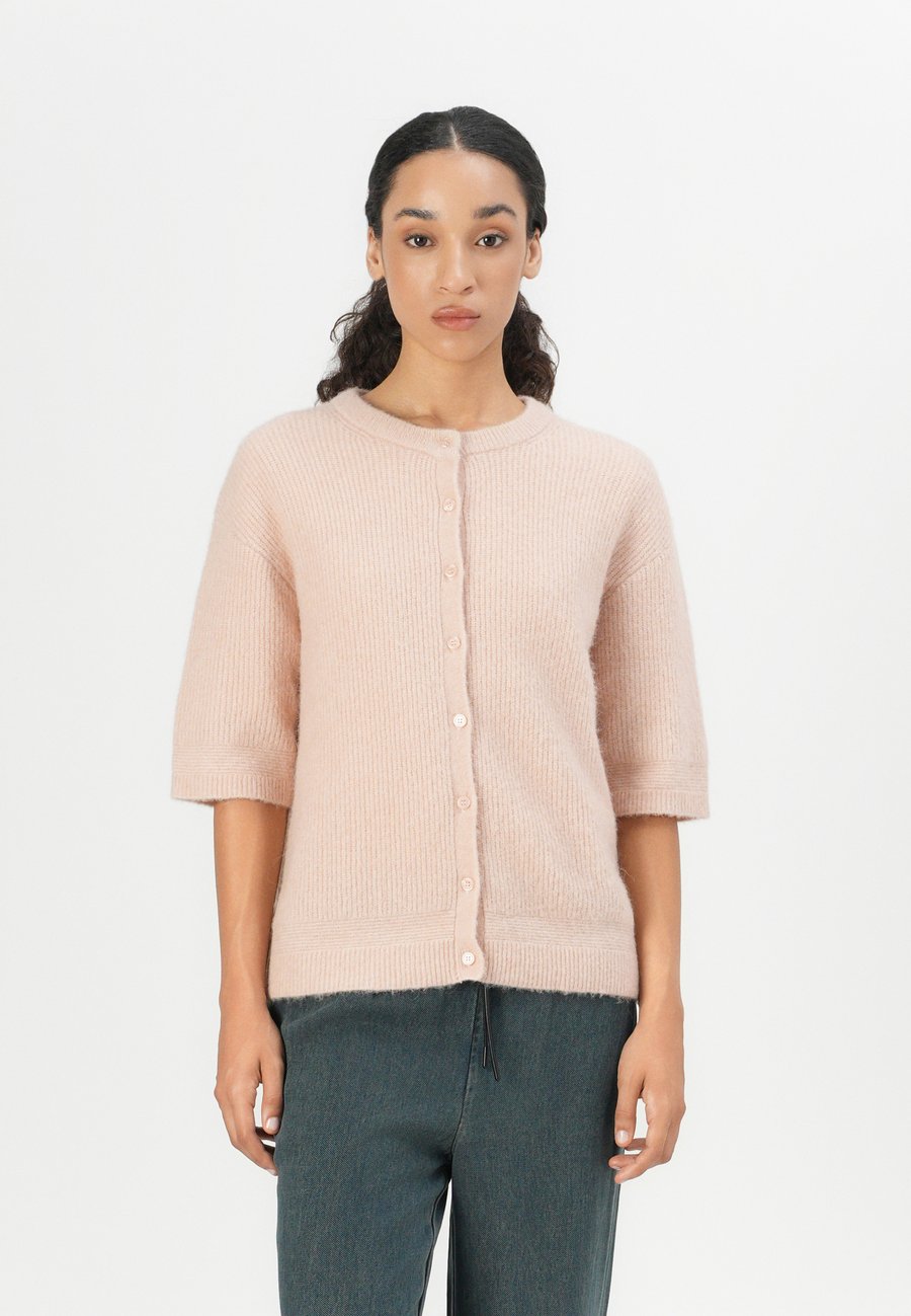 Кардиган Samsøe Samsøe ANOURA CARDIGAN, Cameo Rose/Beige
Кардиган Samsøe Samsøe ANOURA CARDIGAN, Cameo Rose/Beige