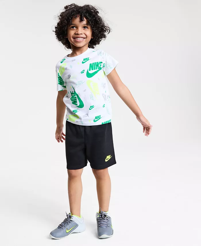 Футболка с принтом и шорты из легкого футера для малышей, комплект из 2 предметов Nike, серый
Футболка с принтом и шорты из легкого футера для малышей, комплект из 2 предметов Nike, серый