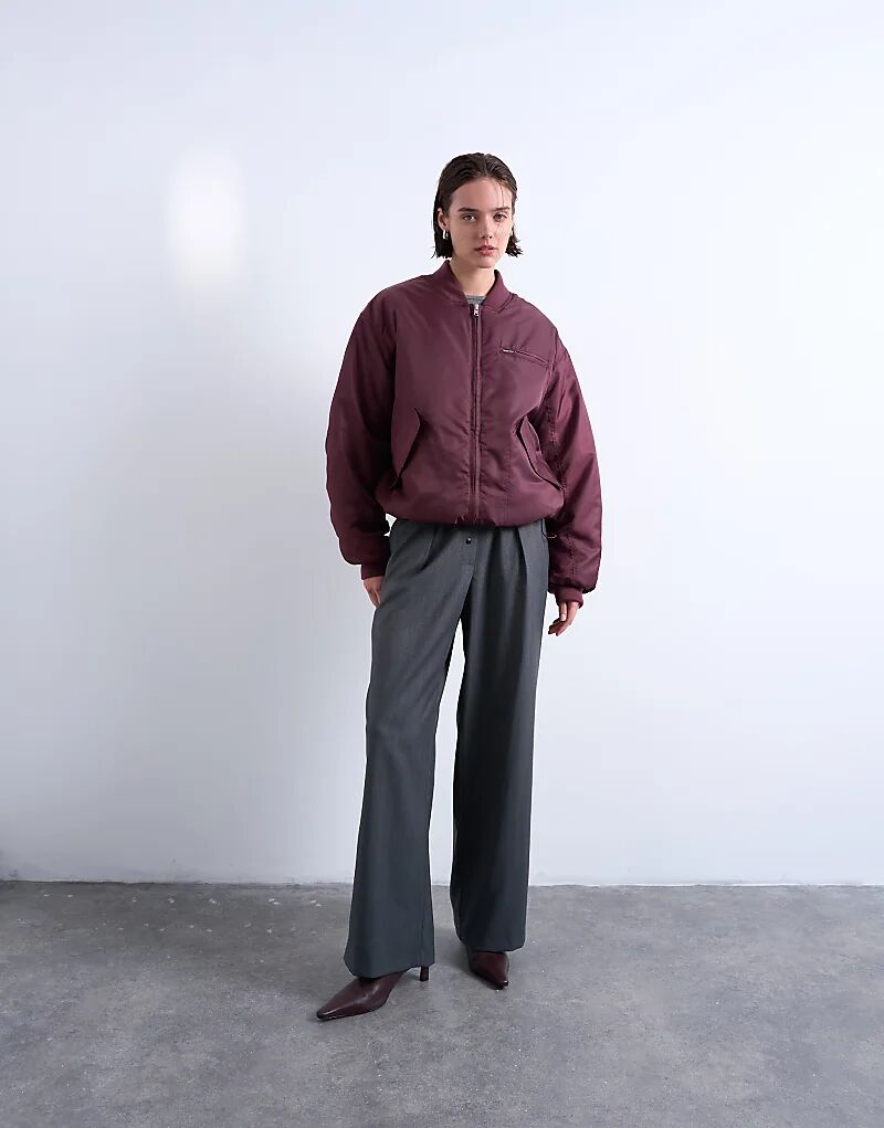 Нейлоновая куртка-бомбер Topshop свободного кроя бордового цвета
Нейлоновая куртка-бомбер Topshop свободного кроя бордового цвета