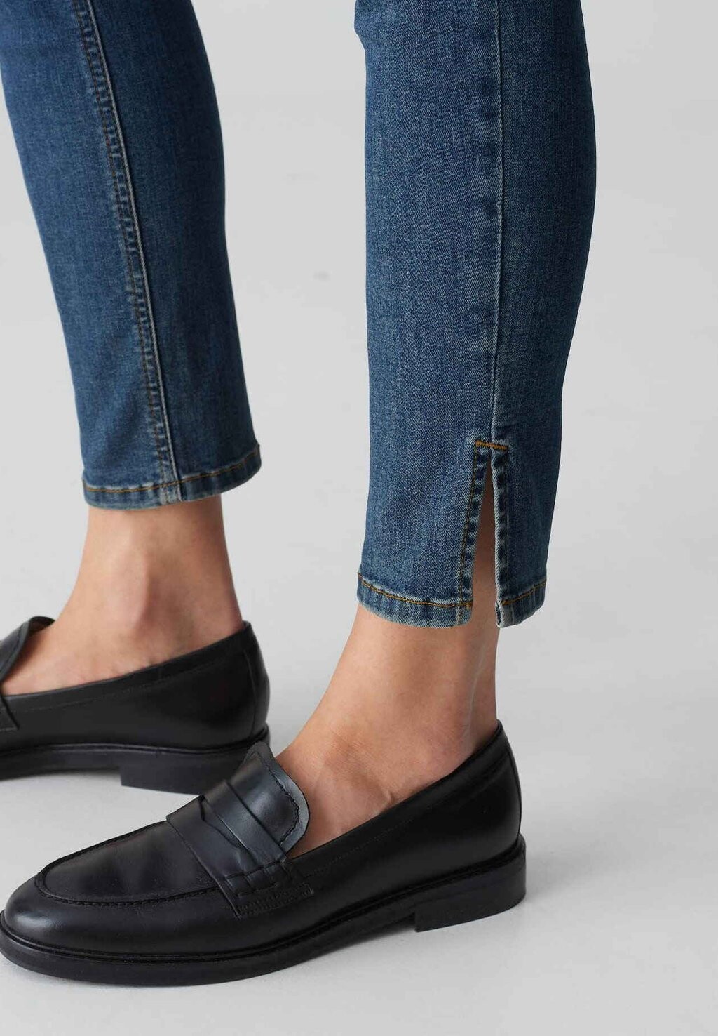 Джинсы узкого кроя ELMA CLASSY SLIT Opus, темно-синий деним
Джинсы узкого кроя ELMA CLASSY SLIT Opus, темно-синий деним