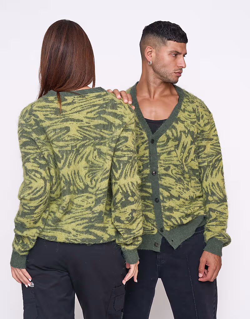 Multiply Apparel - Concrete - Кардиган в цвете четырехлистного клевера
Multiply Apparel - Concrete - Кардиган в цвете четырехлистного клевера