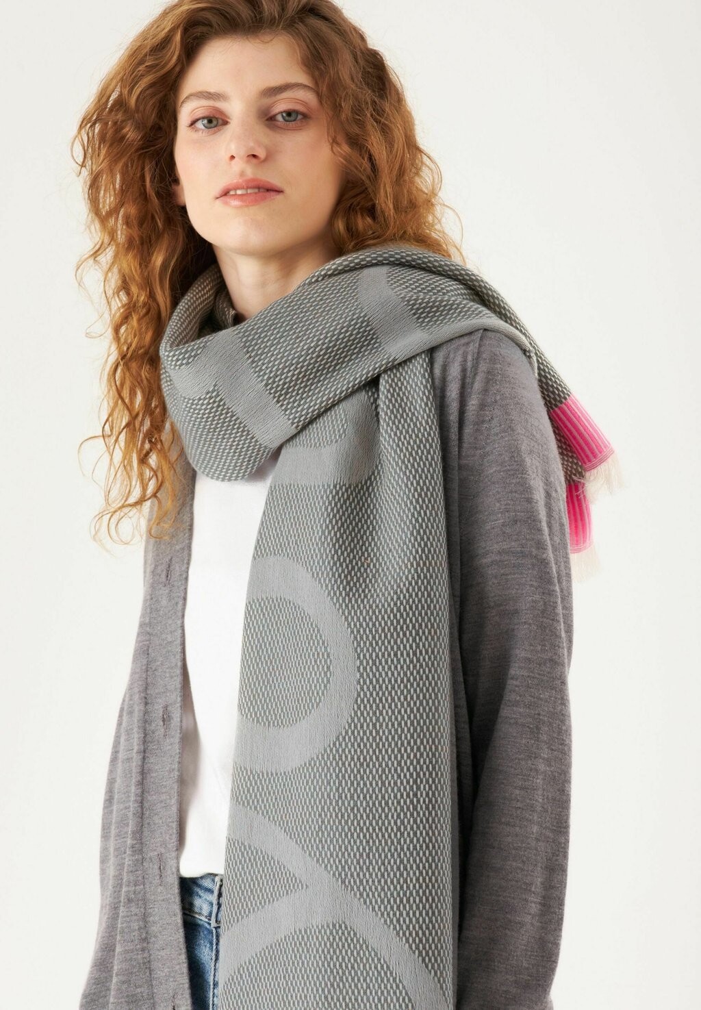 Шарф Codello, серый
Шарф Codello, серый