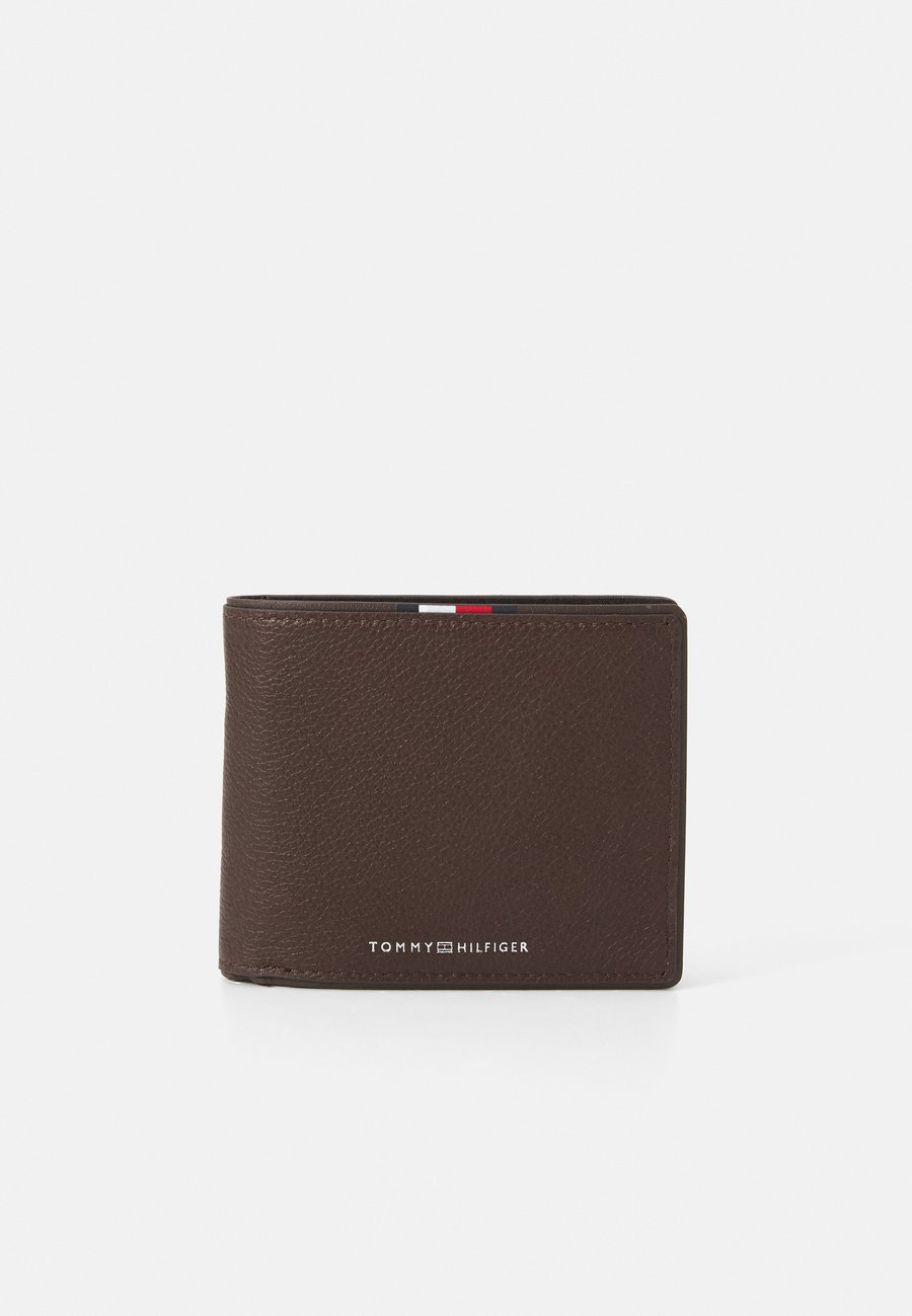 Кошелек Tommy Hilfiger CORP FLAP & COIN, Coffee Bean/Brown
Кошелек Tommy Hilfiger CORP FLAP & COIN, Coffee Bean/Brown