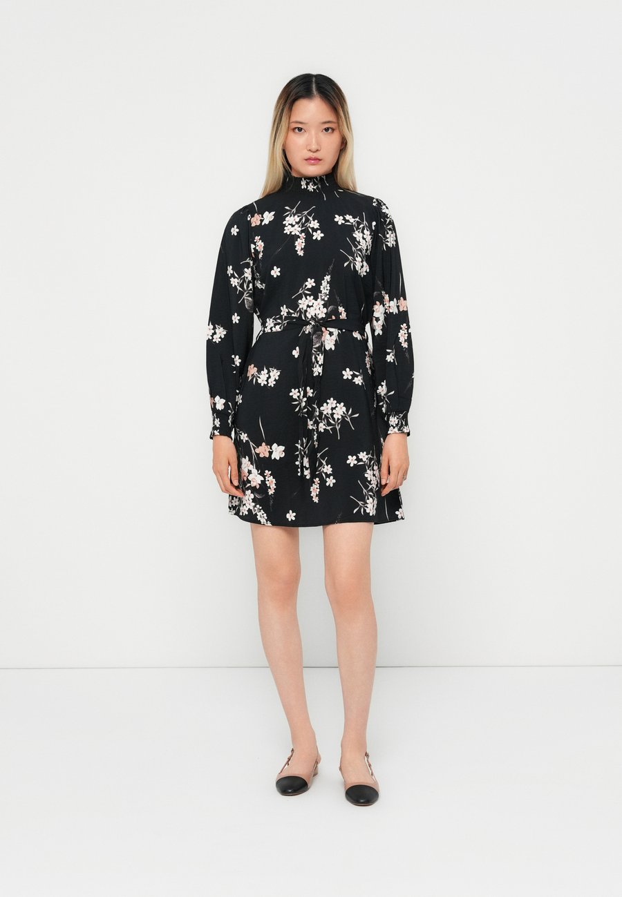 Платье JDY JDYALINA LIFE DRESS, Night Sky/Rose Flower/Black
Платье JDY JDYALINA LIFE DRESS, Night Sky/Rose Flower/Black