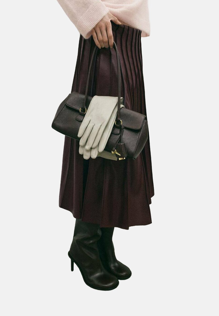 Юбка Mango A-line skirt, Dark Red
Юбка Mango A-line skirt, Dark Red