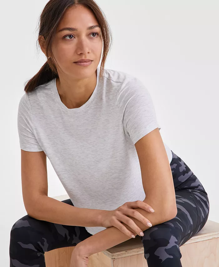 Женская трикотажная футболка с короткими рукавами и круглым вырезом, размеры XS–4X ID Ideology
Женская трикотажная футболка с короткими рукавами и круглым вырезом, размеры XS–4X ID Ideology