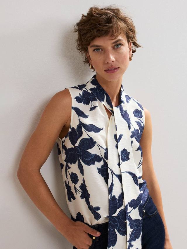 Блузка Junie с цветочным принтом и галстучным воротником Phase Eight
Блузка Junie с цветочным принтом и галстучным воротником Phase Eight