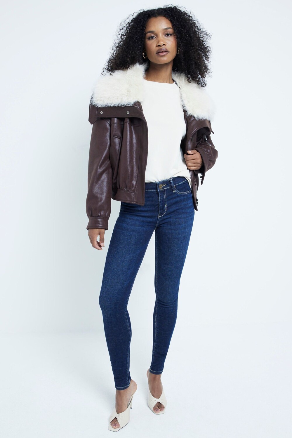 Джинсы суперскинни со средней посадкой и облегающим эффектом River Island, синий
Джинсы суперскинни со средней посадкой и облегающим эффектом River Island, синий