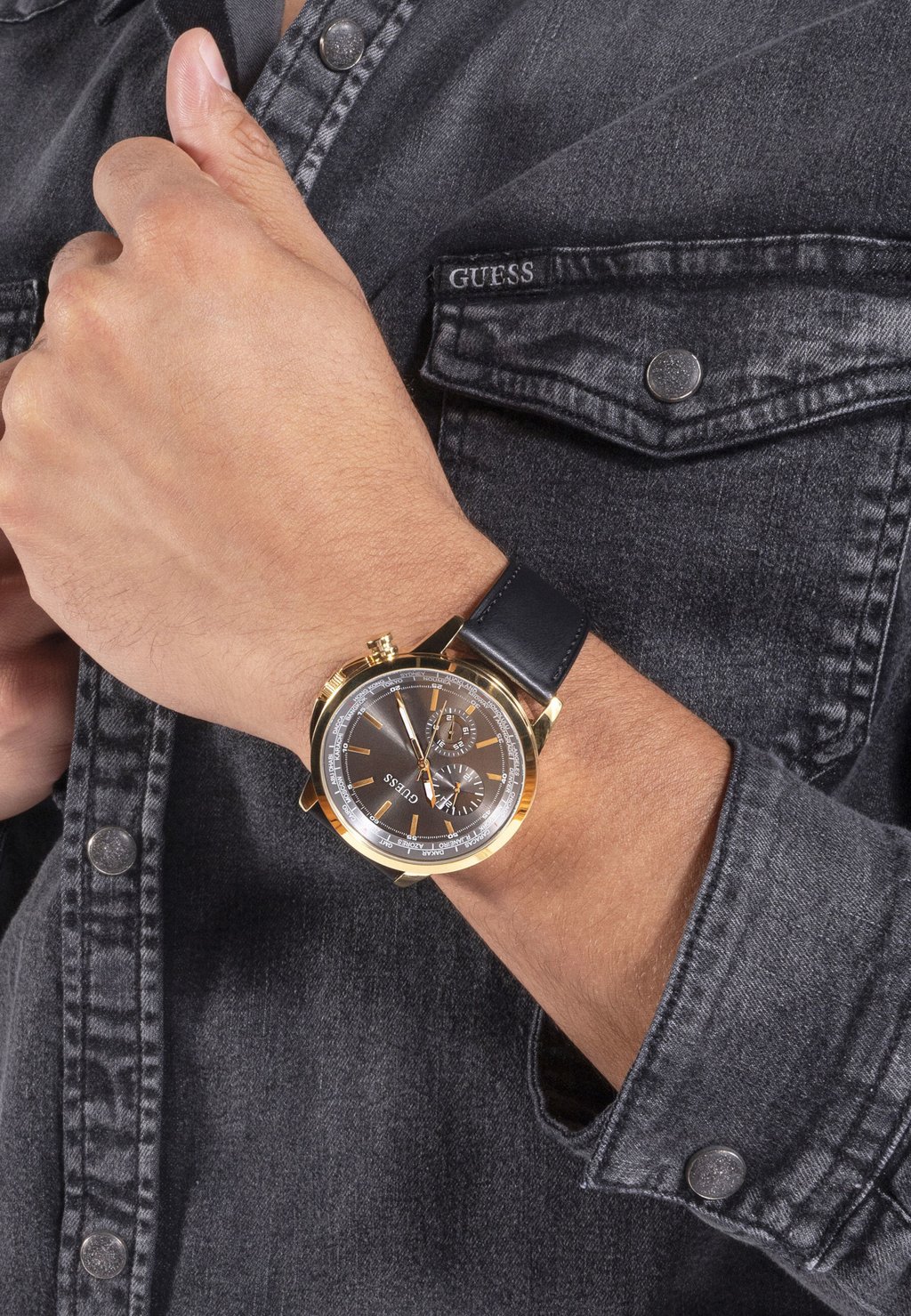 Часы с хронографом Guess, черный
Часы с хронографом Guess, черный