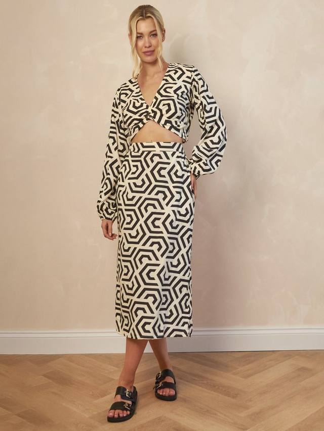 Геометрическая миди-юбка Chi Chi London, Black/Multi
Геометрическая миди-юбка Chi Chi London, Black/Multi