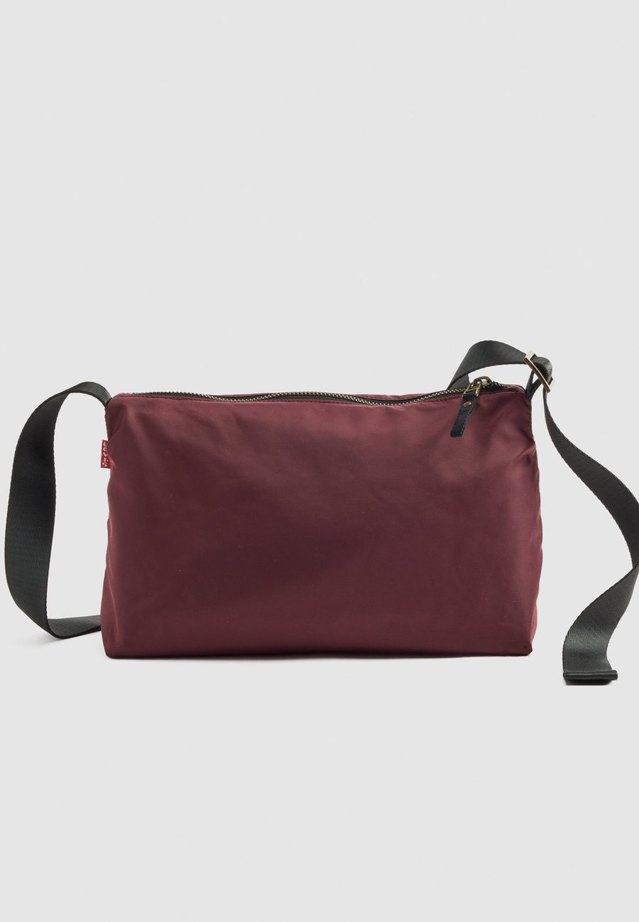 Сумка кросс-боди Levi's ALI , Burgundy/Dark Red
Сумка кросс-боди Levi's ALI , Burgundy/Dark Red