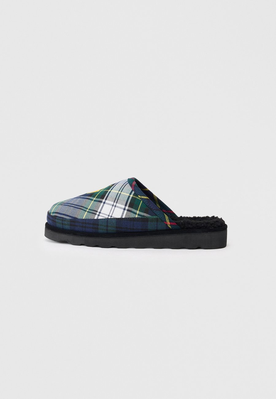 Тапочки Polo Ralph Lauren READE SCUFF, Blackwatch/Gold-Coloured/Black
Тапочки Polo Ralph Lauren READE SCUFF, Blackwatch/Gold-Coloured/Black