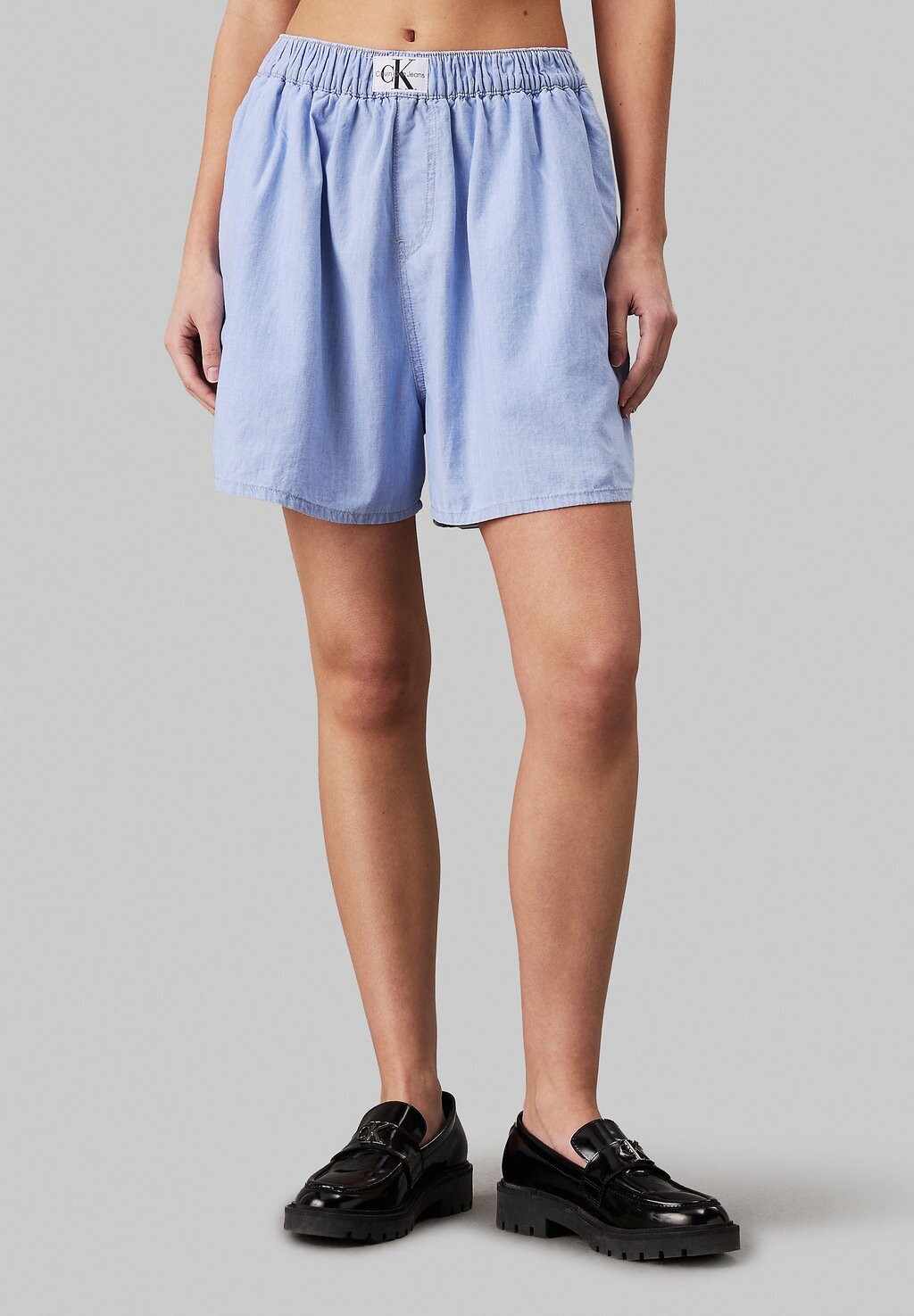 Шорты Calvin Klein, джинсовые светлые
Шорты Calvin Klein, джинсовые светлые