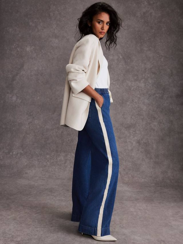 Широкие джинсы в боковую полоску с завязками на талии Mint Velvet, цвет Indigo
Широкие джинсы в боковую полоску с завязками на талии Mint Velvet, цвет Indigo