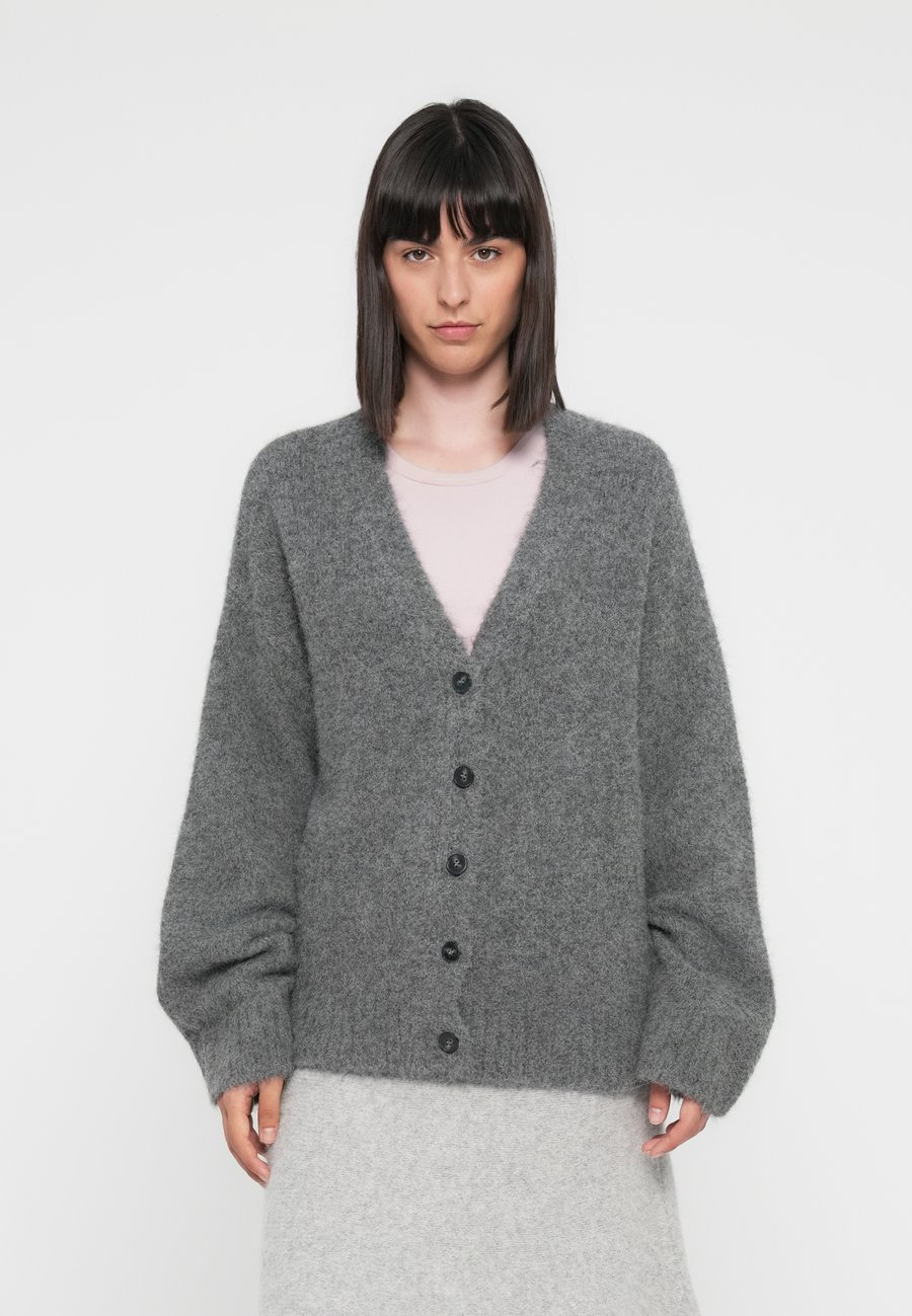 Кардиган Samsøe Samsøe JEANNE CARDIGAN , Iron Gate/Grey
Кардиган Samsøe Samsøe JEANNE CARDIGAN , Iron Gate/Grey