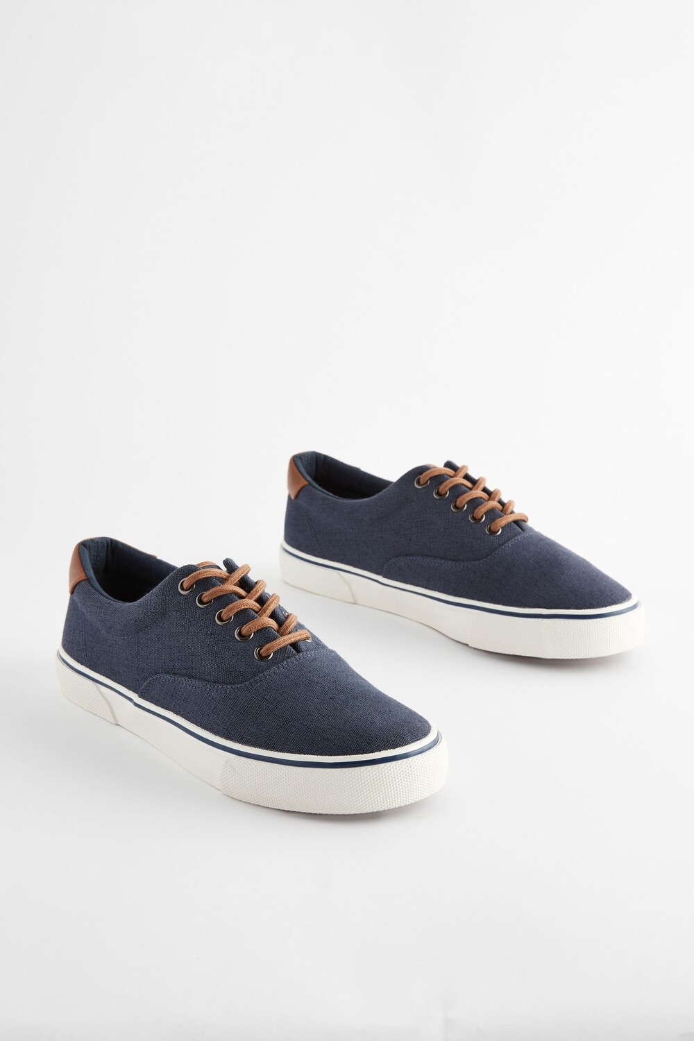 Классические кроссовки из парусины Next, синий
Классические кроссовки из парусины Next, синий