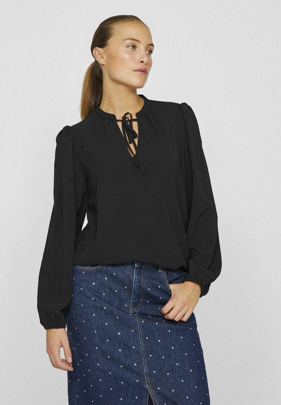 Блуза VILA MIT LANGEN ÄRMELN V-AUSSCHNITT, Black Beauty/Anthracite
Блуза VILA MIT LANGEN ÄRMELN V-AUSSCHNITT, Black Beauty/Anthracite
