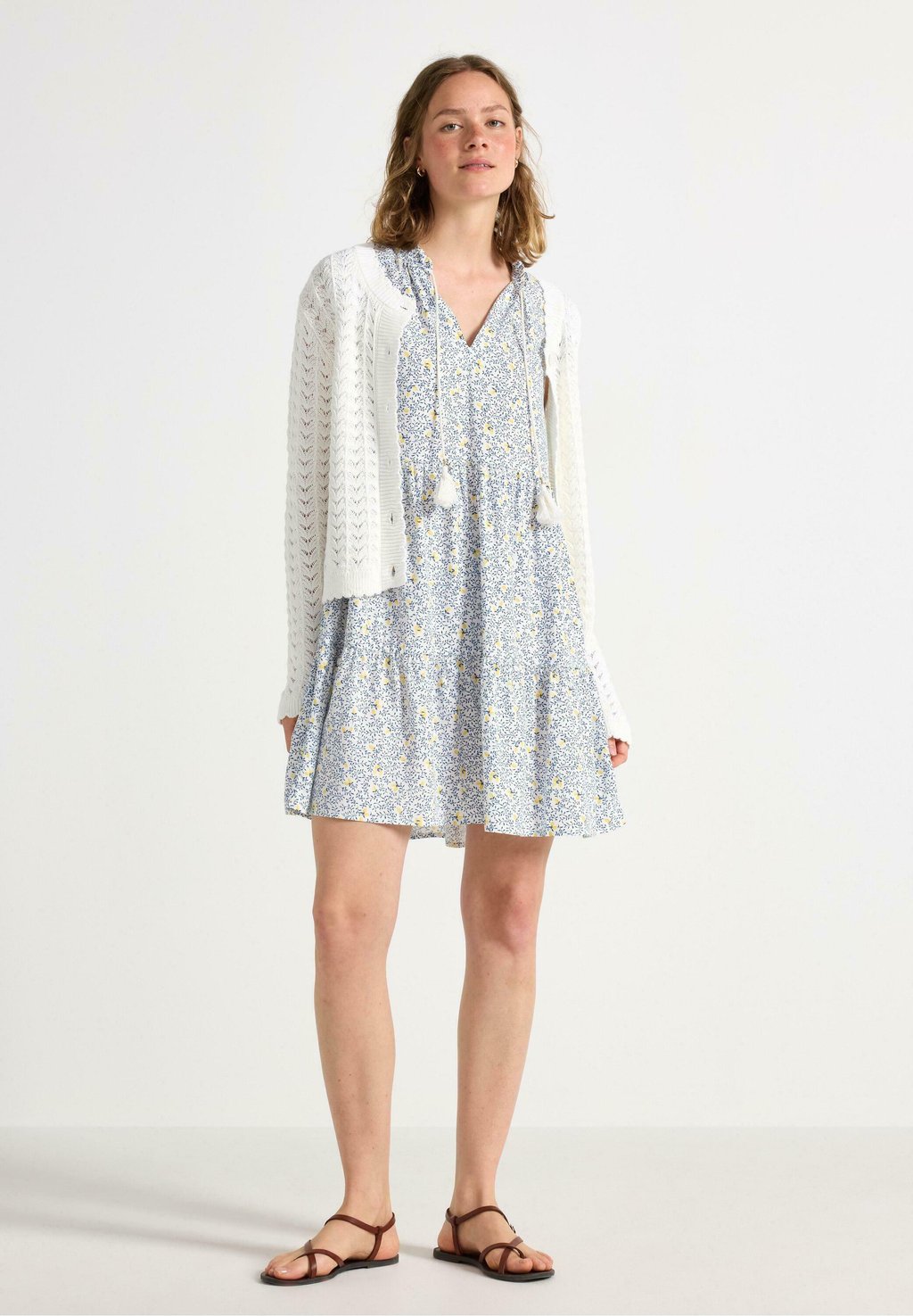 Повседневное платье Lindex, белый
Повседневное платье Lindex, белый