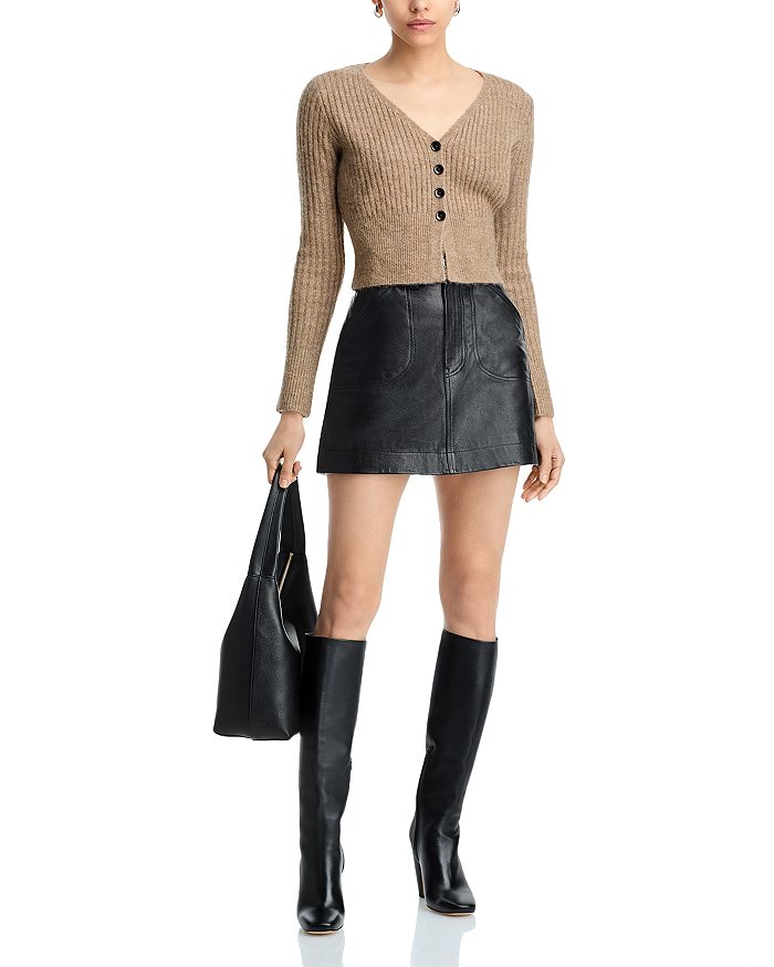 Свитер-кардиган Lionel с V-образным вырезом Lucy Paris, коричневый/бежевый
Свитер-кардиган Lionel с V-образным вырезом Lucy Paris, коричневый/бежевый