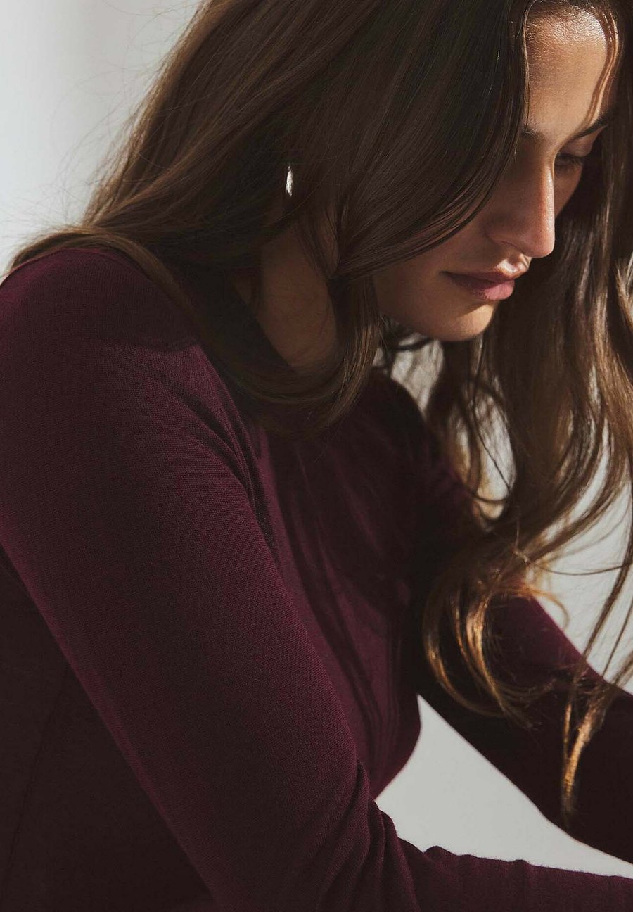 Топ NA-KD Long sleeved top, Plum/Bordeaux
Топ NA-KD Long sleeved top, Plum/Bordeaux