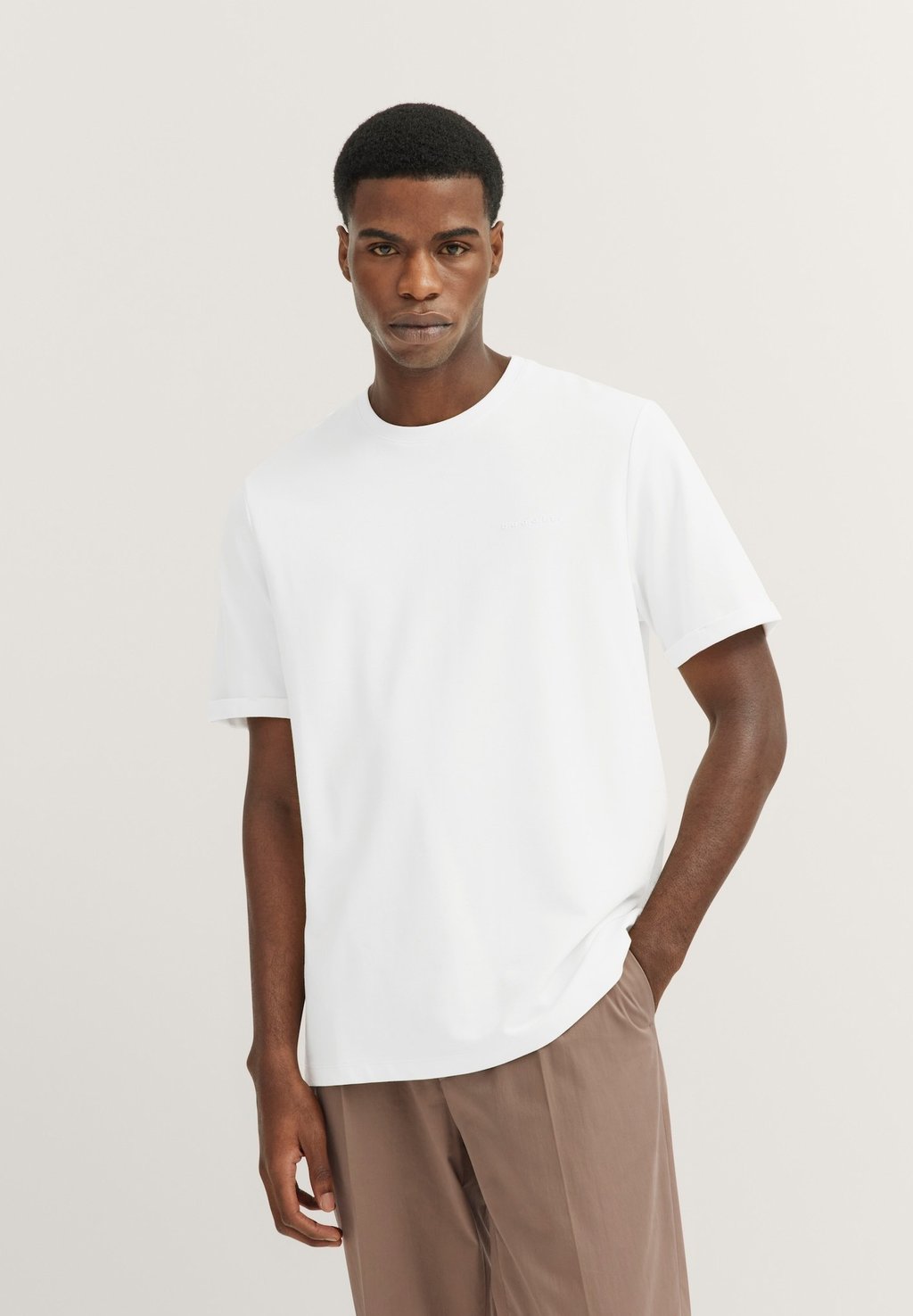 Базовая футболка bugatti, белый
Базовая футболка bugatti, белый