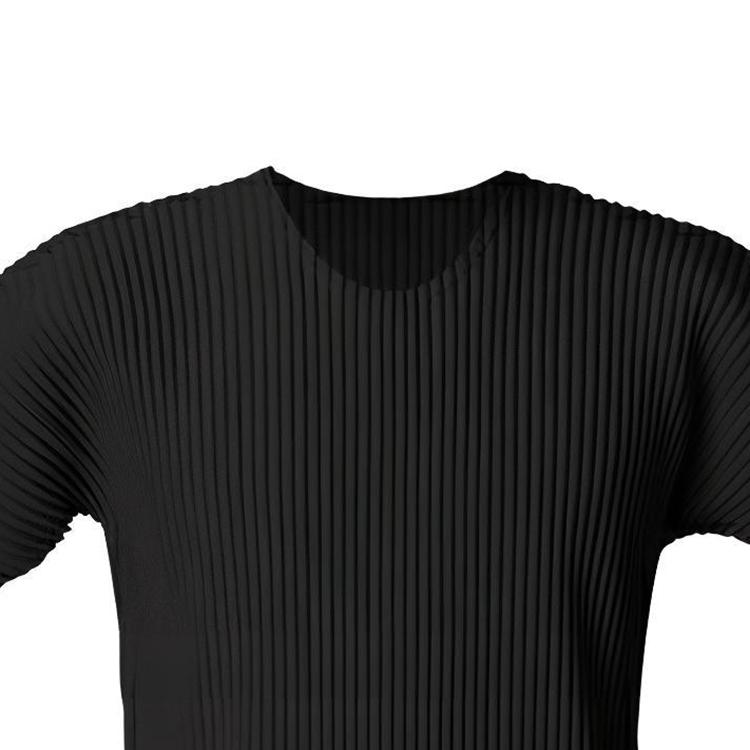 Футболка плиссированная Homme Plissé Issey Miyake, черная
Футболка плиссированная Homme Plissé Issey Miyake, черная