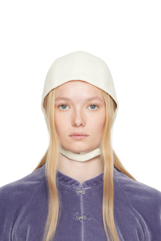 Белая бархатная кепка с капюшоном COLLEEN ALLEN
Белая бархатная кепка с капюшоном COLLEEN ALLEN