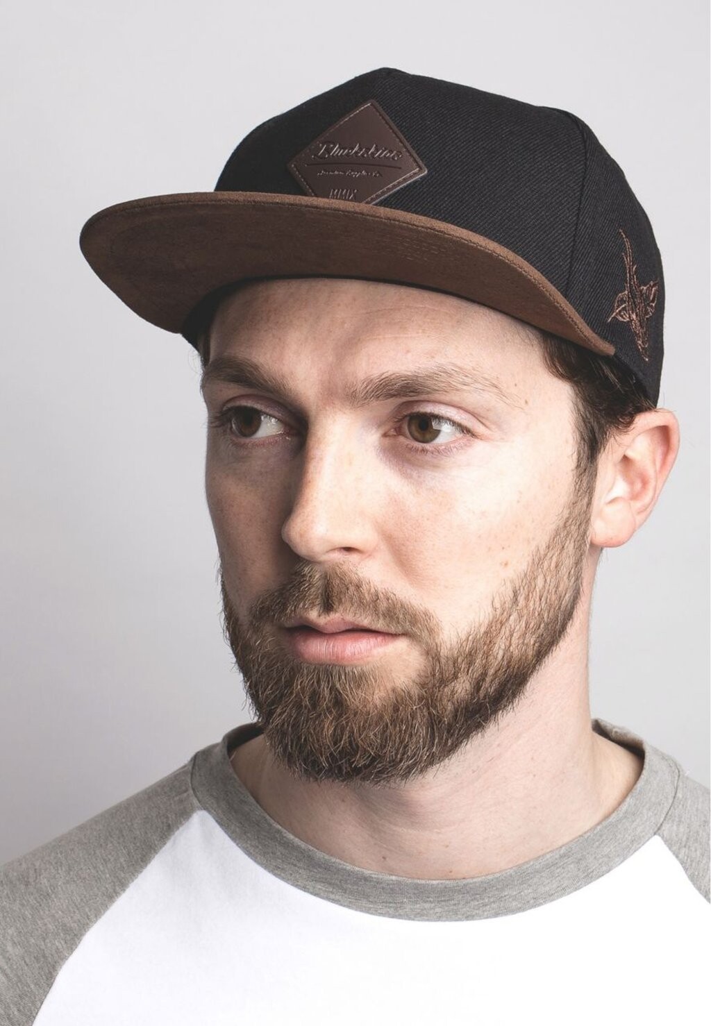 Бейсболка Blackskies, цвет braun grün schwarz
Бейсболка Blackskies, цвет braun grün schwarz