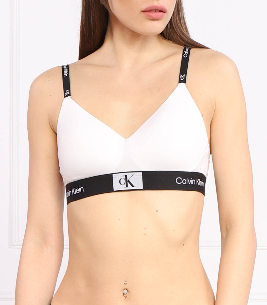 Бюстгальтер Calvin Klein Underwear 1996 COTTON LGHT LINED BRALETTE, белый
Бюстгальтер Calvin Klein Underwear 1996 COTTON LGHT LINED BRALETTE, белый