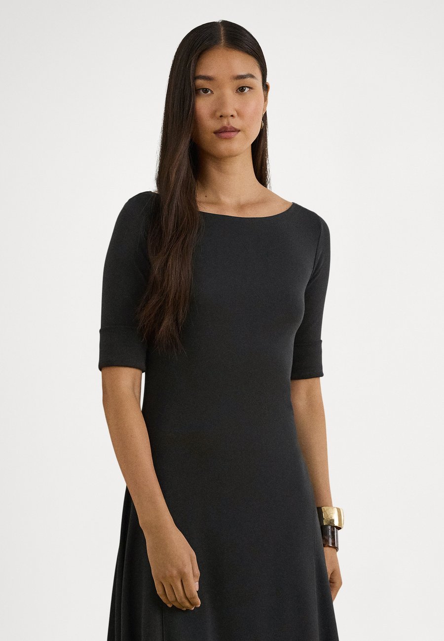 Платье Lauren Ralph Lauren Petite RIB-KNIT STRETCH COTTON MIDI DRESS, Black
Платье Lauren Ralph Lauren Petite RIB-KNIT STRETCH COTTON MIDI DRESS, Black