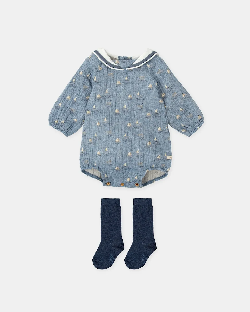 Детский комплект комбинезон с корабликами и носочки Tutto Piccolo, светло-голубой
Детский комплект комбинезон с корабликами и носочки Tutto Piccolo, светло-голубой