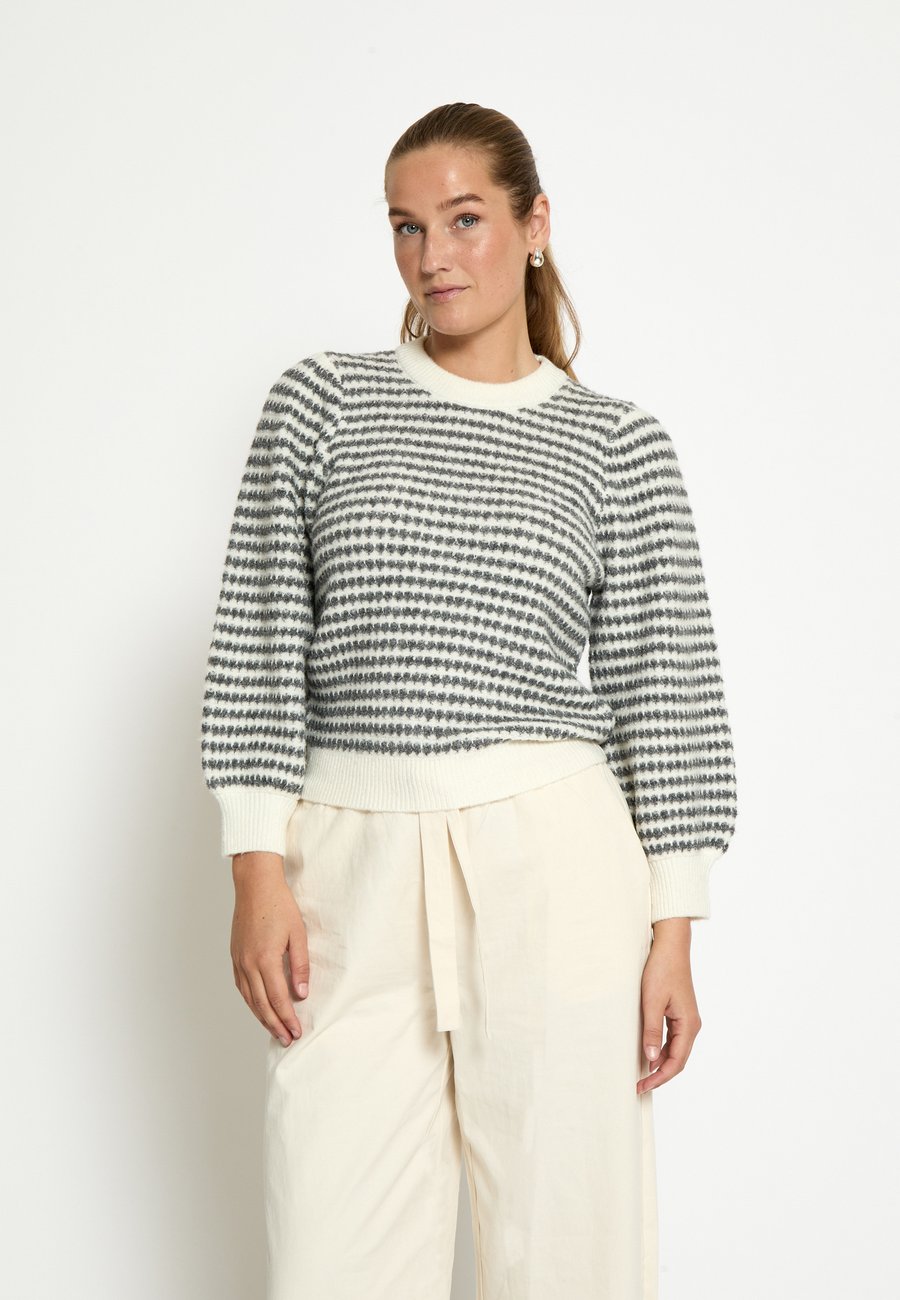 Джемпер PEPPERCORN 3/4 SLEEVE , S Whitecap Str/White
Джемпер PEPPERCORN 3/4 SLEEVE , S Whitecap Str/White