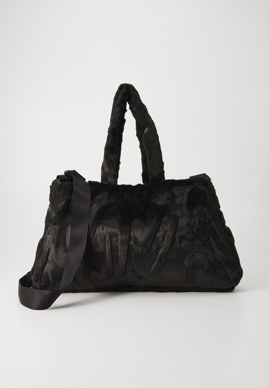 Сумка Nike Sportswear NK NSW FX FUR TOTE, Black
Сумка Nike Sportswear NK NSW FX FUR TOTE, Black