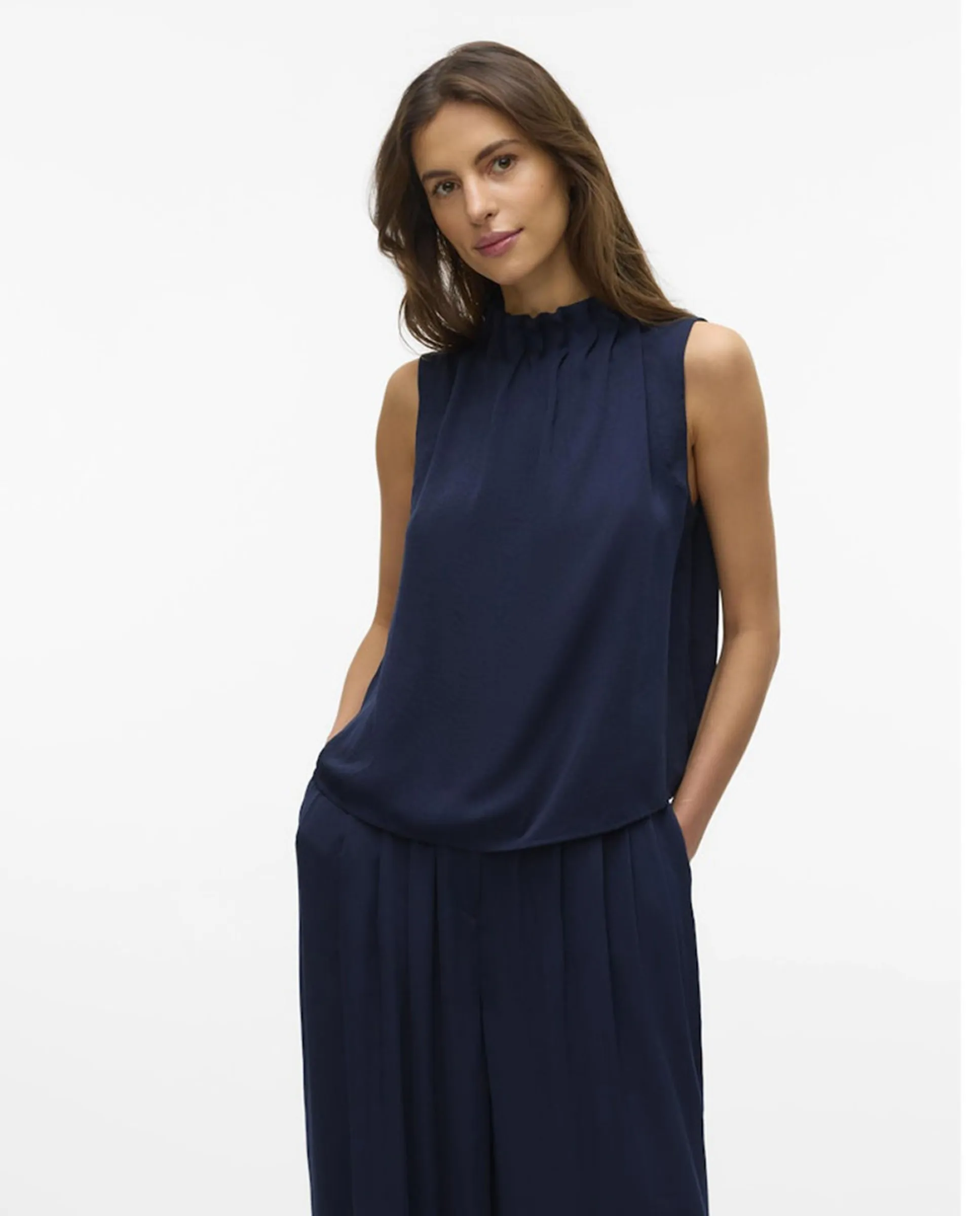 Женский топ-халтер с завязками на шее Vero Moda, индиго
Женский топ-халтер с завязками на шее Vero Moda, индиго