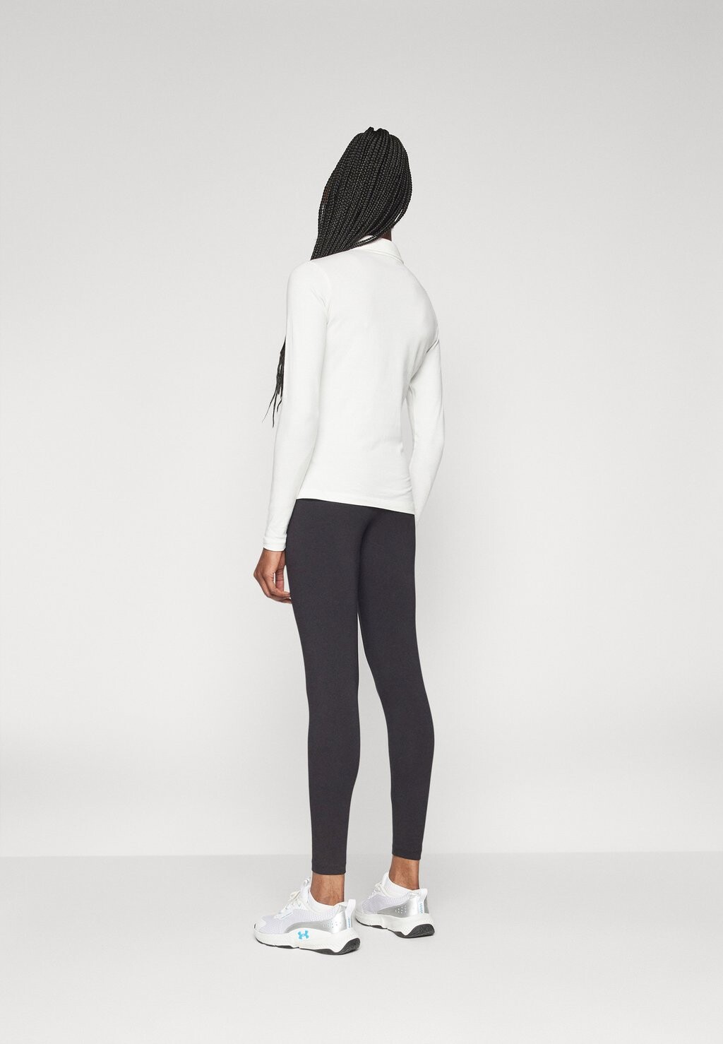 Тайтсы ICONS HIGH WAIST LEGGINGS CROP Champion, черный
Тайтсы ICONS HIGH WAIST LEGGINGS CROP Champion, черный