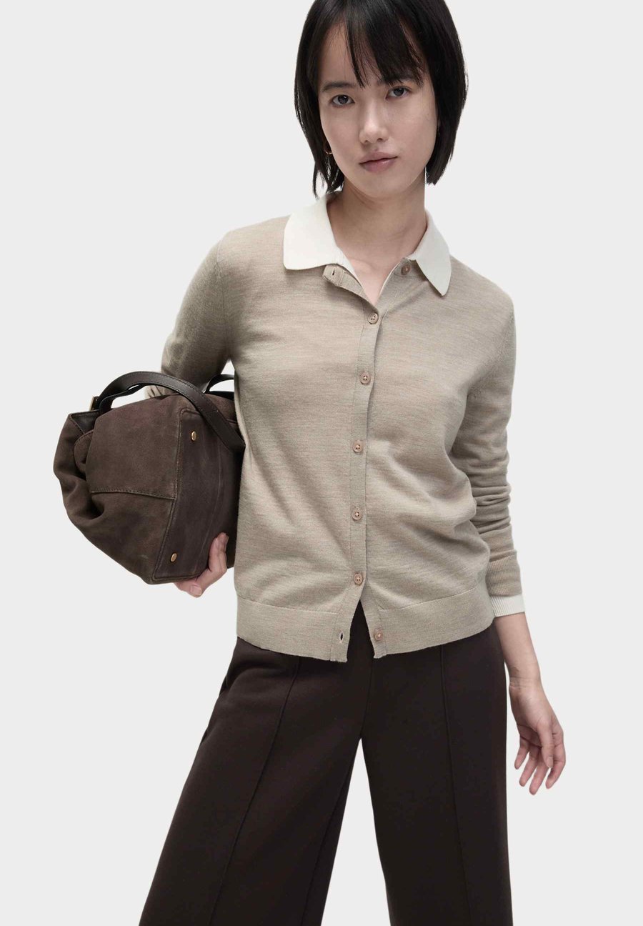 Кардиган Marks & Spencer CREW NECK, Cappuccino/Mottled Brown
Кардиган Marks & Spencer CREW NECK, Cappuccino/Mottled Brown