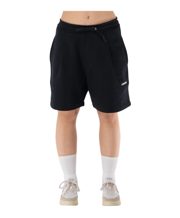 Стильная футболка унисекс с коротким логотипом A Paper Kid, черный
Стильная футболка унисекс с коротким логотипом A Paper Kid, черный