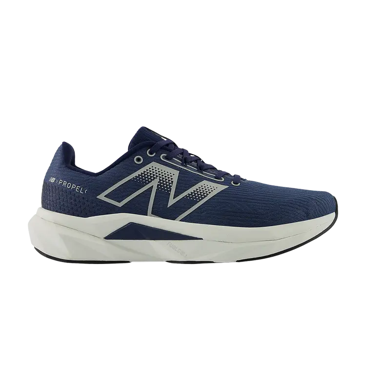 Кроссовки New Balance FuelCell Propel v5, синий
Кроссовки New Balance FuelCell Propel v5, синий