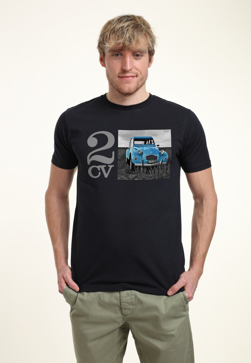 Футболка с принтом CITROEN CV MEADOW PHOTO Henry Tiger, темно-синий
Футболка с принтом CITROEN CV MEADOW PHOTO Henry Tiger, темно-синий