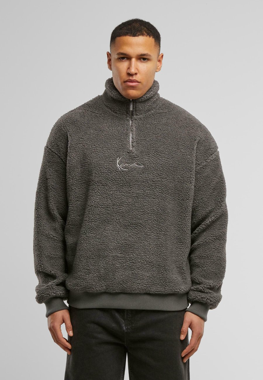 Джемпер Karl Kani SIGNATURE TROYER, Grey
Джемпер Karl Kani SIGNATURE TROYER, Grey