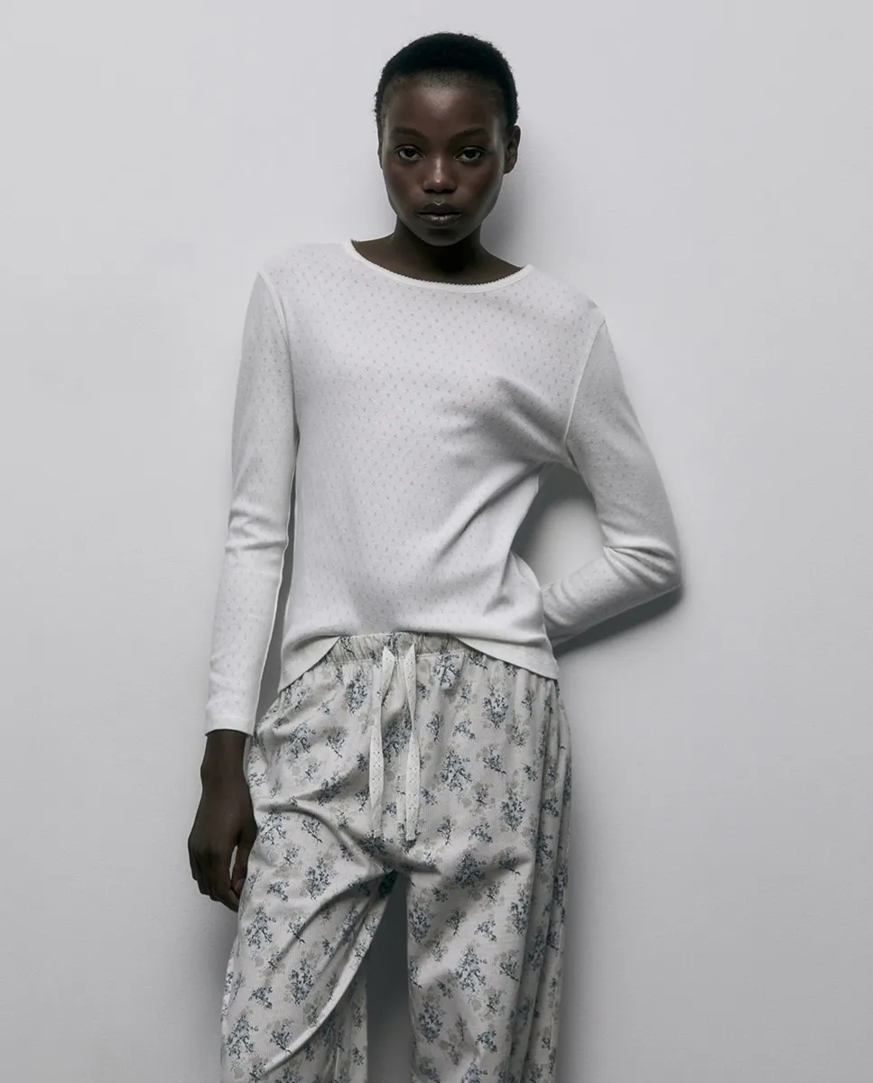 Футболка с ажурной вязкой Sfera, белый
Футболка с ажурной вязкой Sfera, белый