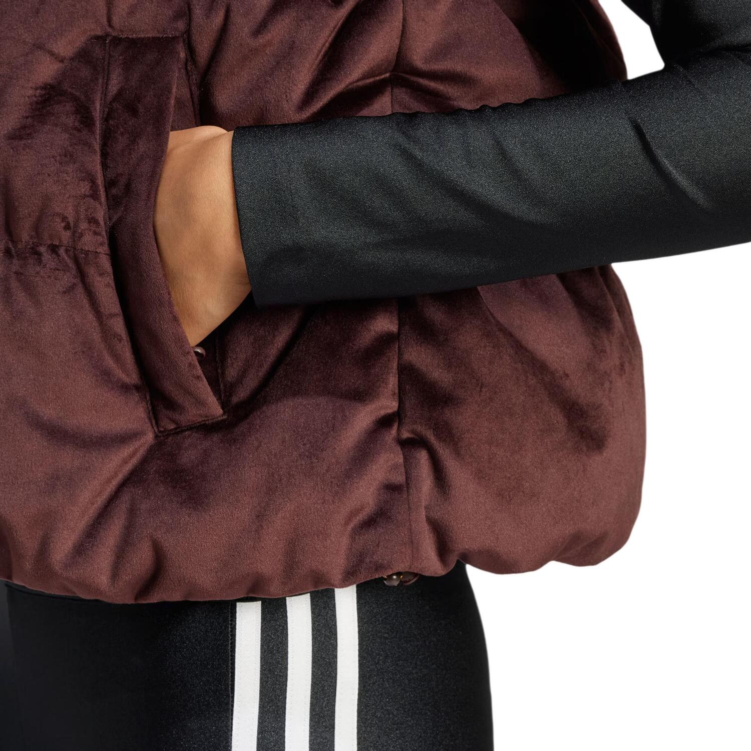 Жилет Adidas Originals Regen Velvet Down, коричневый
Жилет Adidas Originals Regen Velvet Down, коричневый