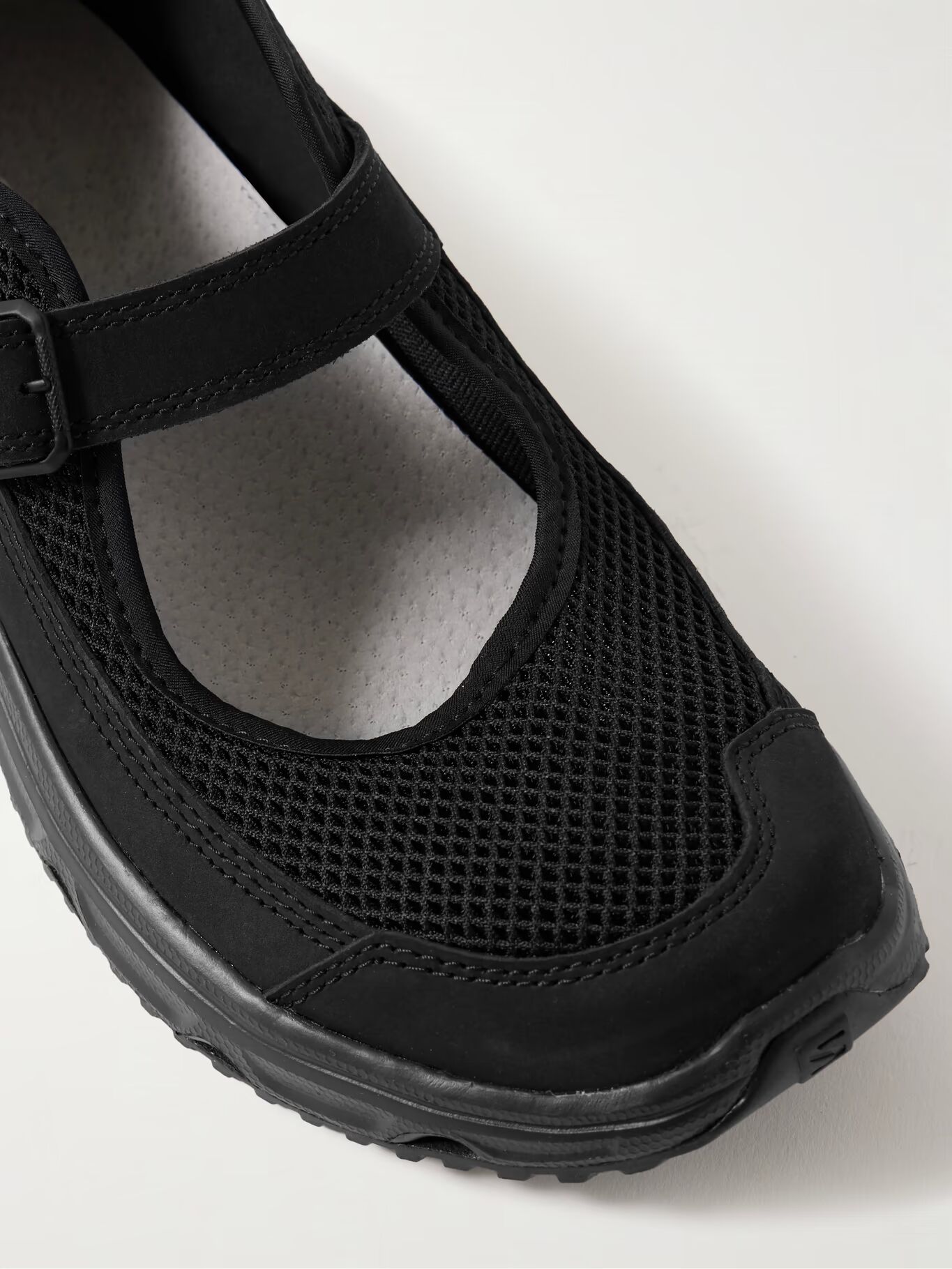 Кроссовки Marie-Jeanne из нубука с сетчатой отделкой SALOMON, черный
Кроссовки Marie-Jeanne из нубука с сетчатой отделкой SALOMON, черный