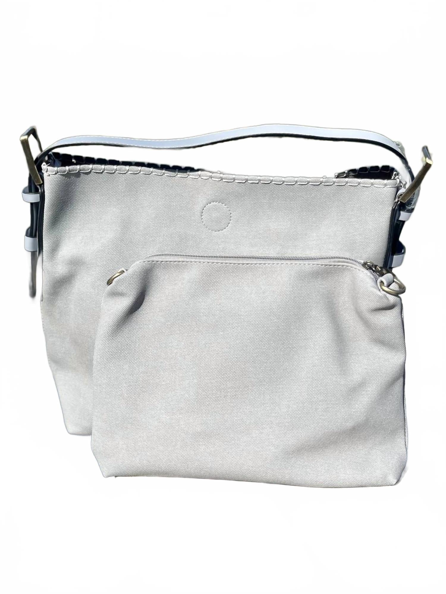 Женская сумка хобо The Alexa Canvas с карманом в серо-голубом цвете Jen & Co.
Женская сумка хобо The Alexa Canvas с карманом в серо-голубом цвете Jen & Co.