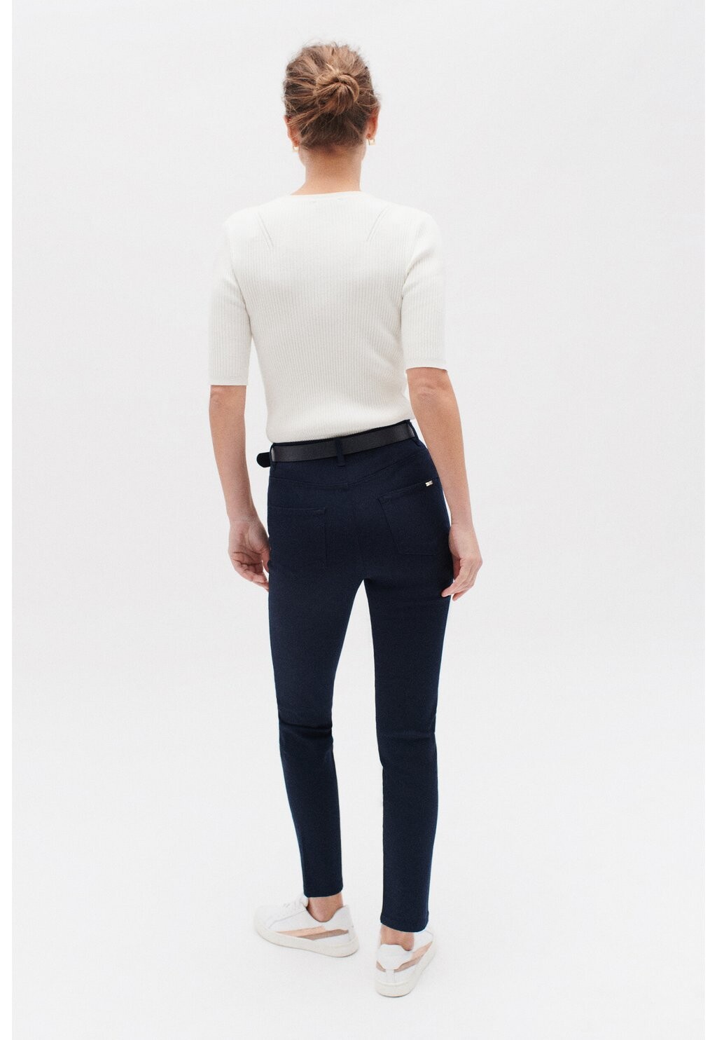 Джинсы облегающие ELEGANT MODERN TONY Caroll, синий
Джинсы облегающие ELEGANT MODERN TONY Caroll, синий